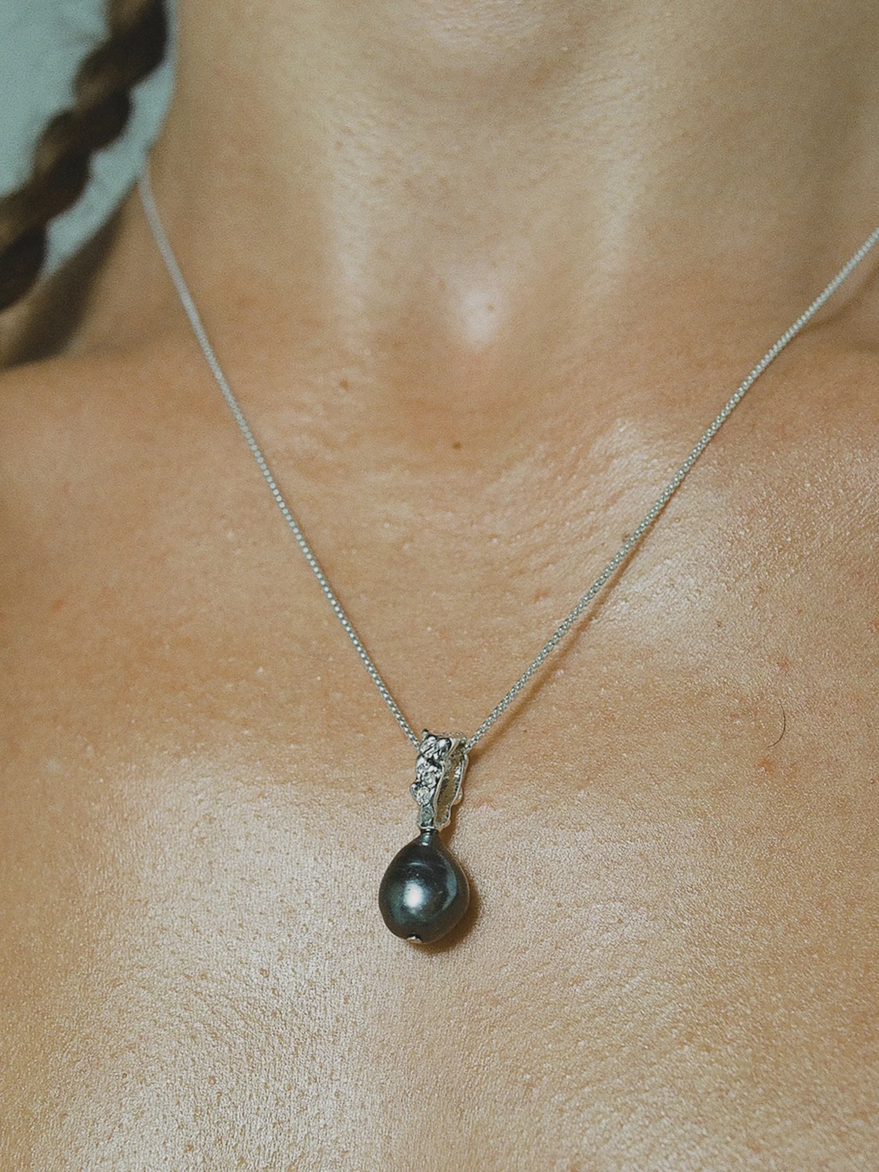 BATIZ NECKLACE - Image 5